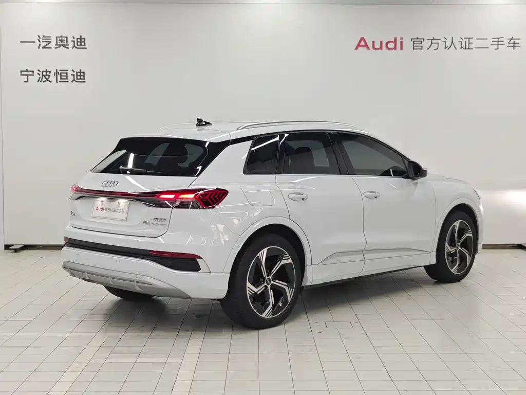 Audi Q4 e-tron — фото 4