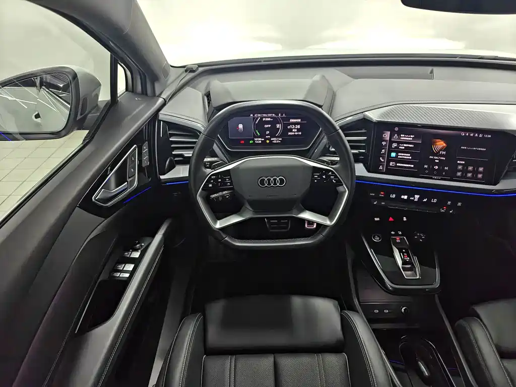 Audi Q4 e-tron — фото 9