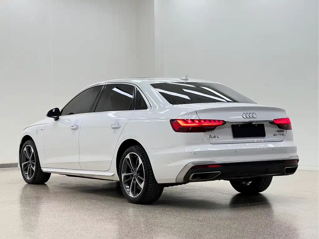 Audi A4L — фото 6