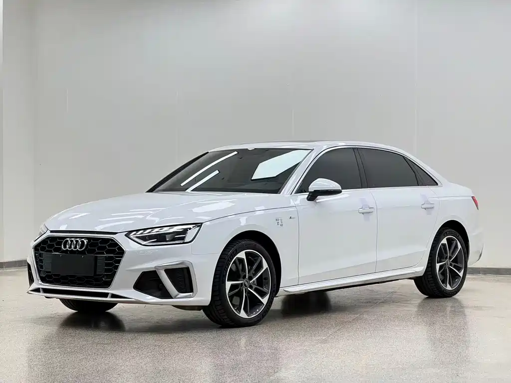Audi A4L — фото 1