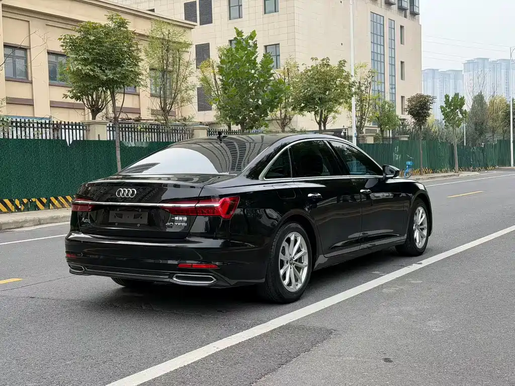 Audi A6L — фото 9