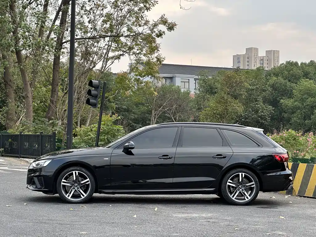 Audi A4 (Import) — фото 3