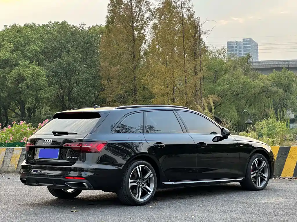 Audi A4 (Import) — фото 5