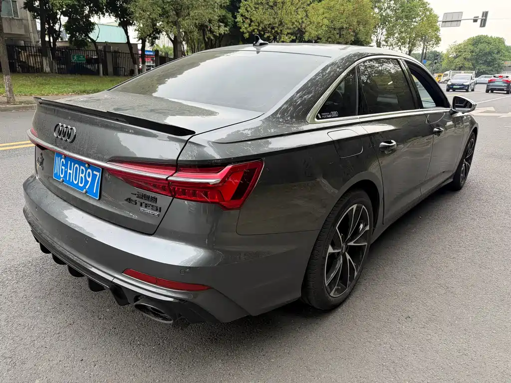 Audi A6L — фото 6