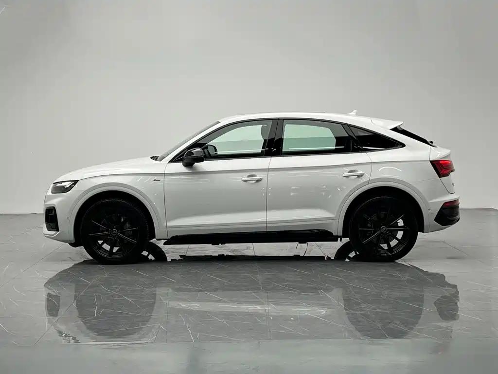 Audi Q5L Sportback — фото 3