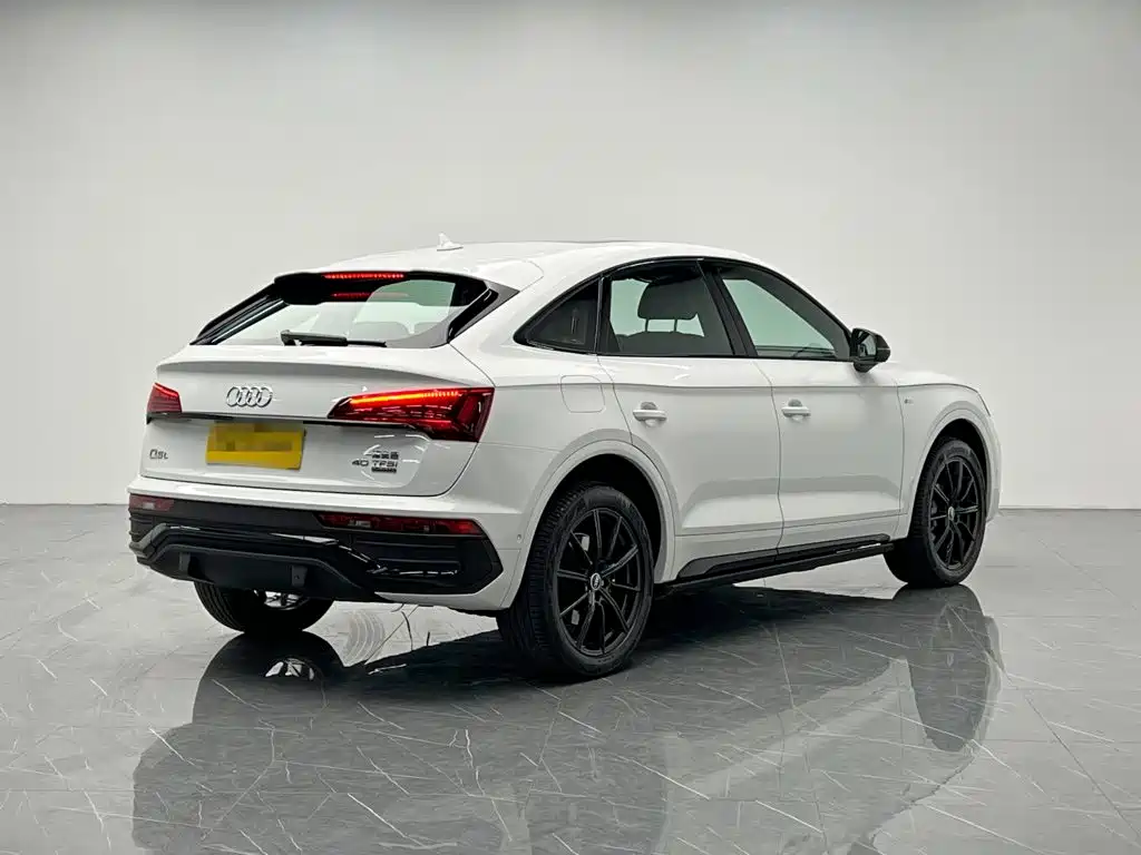 Audi Q5L Sportback — фото 6