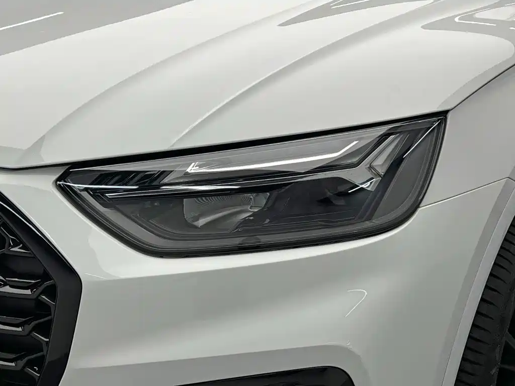 Audi Q5L Sportback — фото 10
