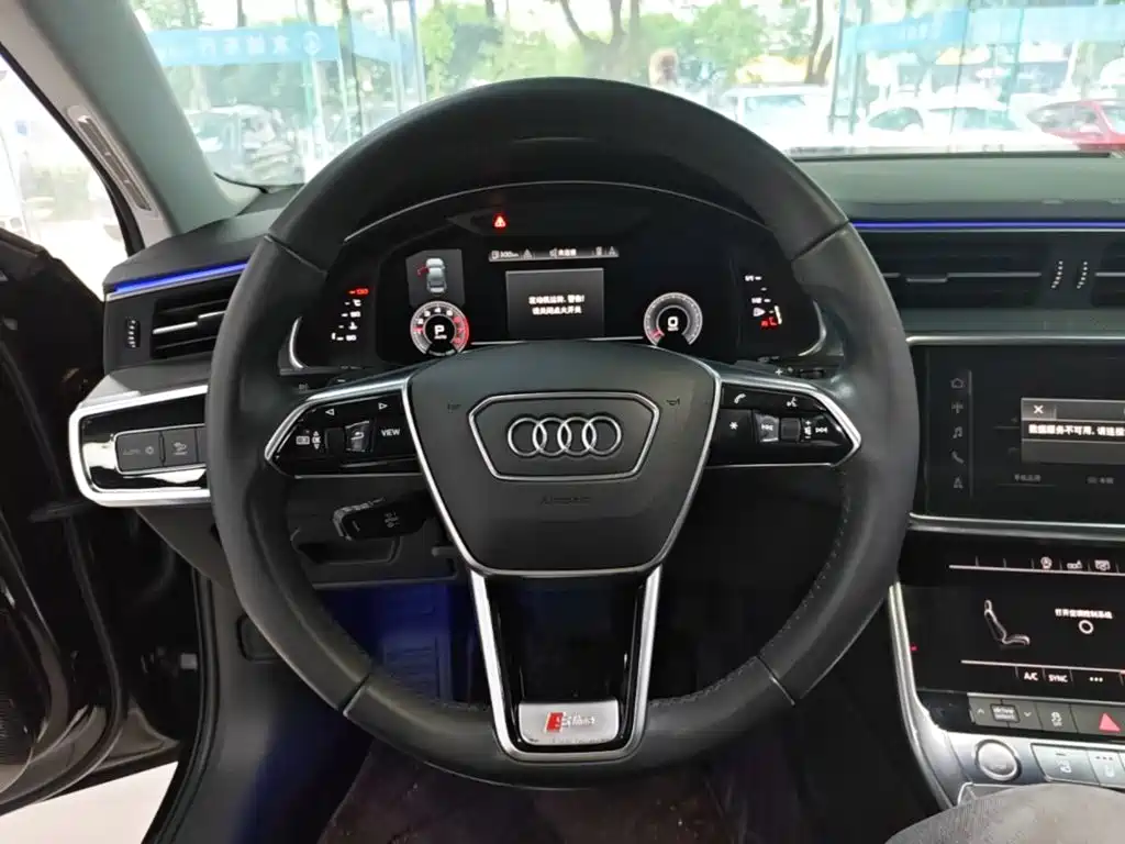Audi A6L — фото 10