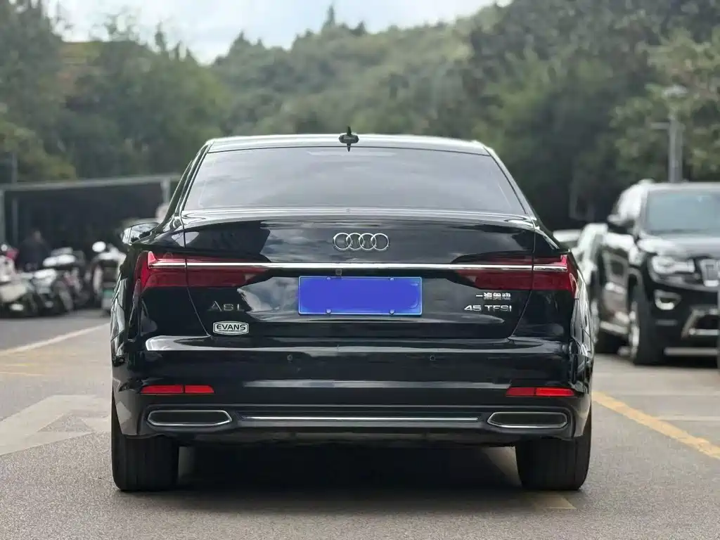 Audi A6L — фото 8