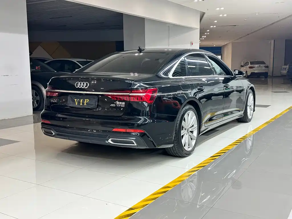 Audi A6L — фото 4