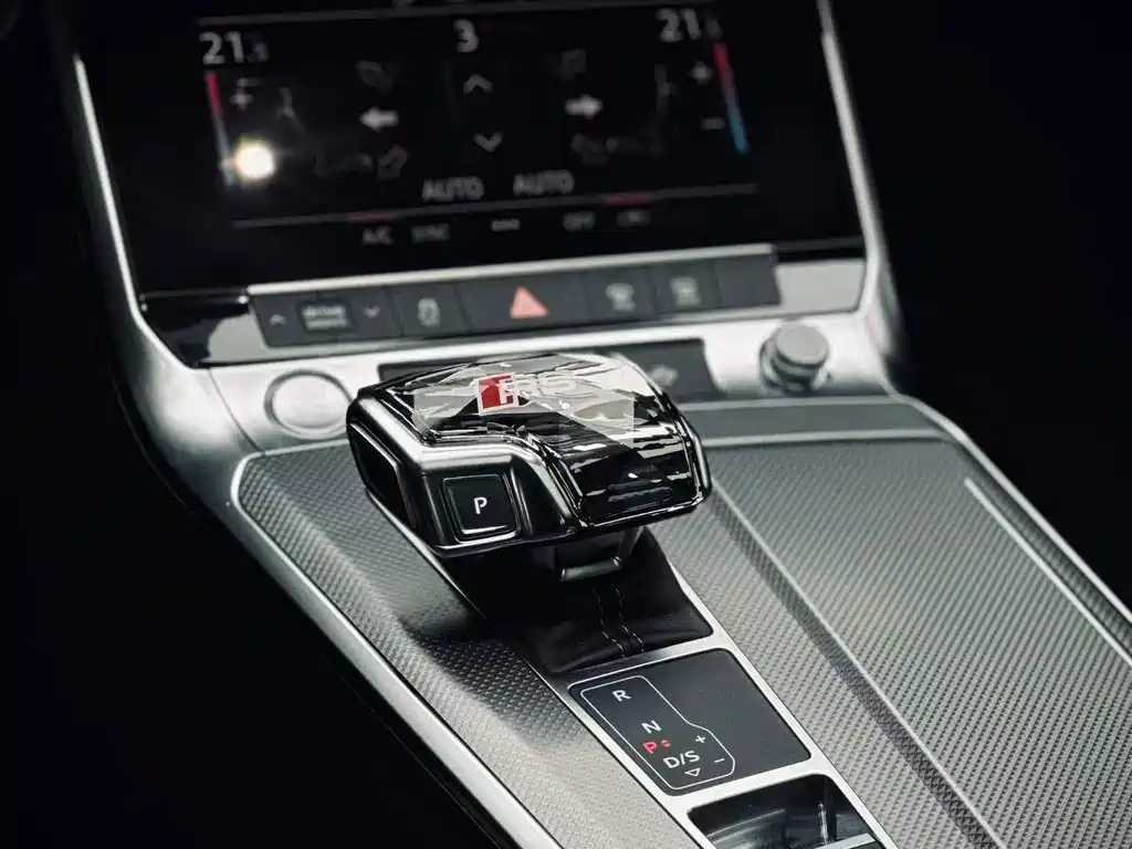 Audi A6L — фото 5