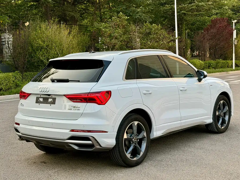 Audi Q3 — фото 27