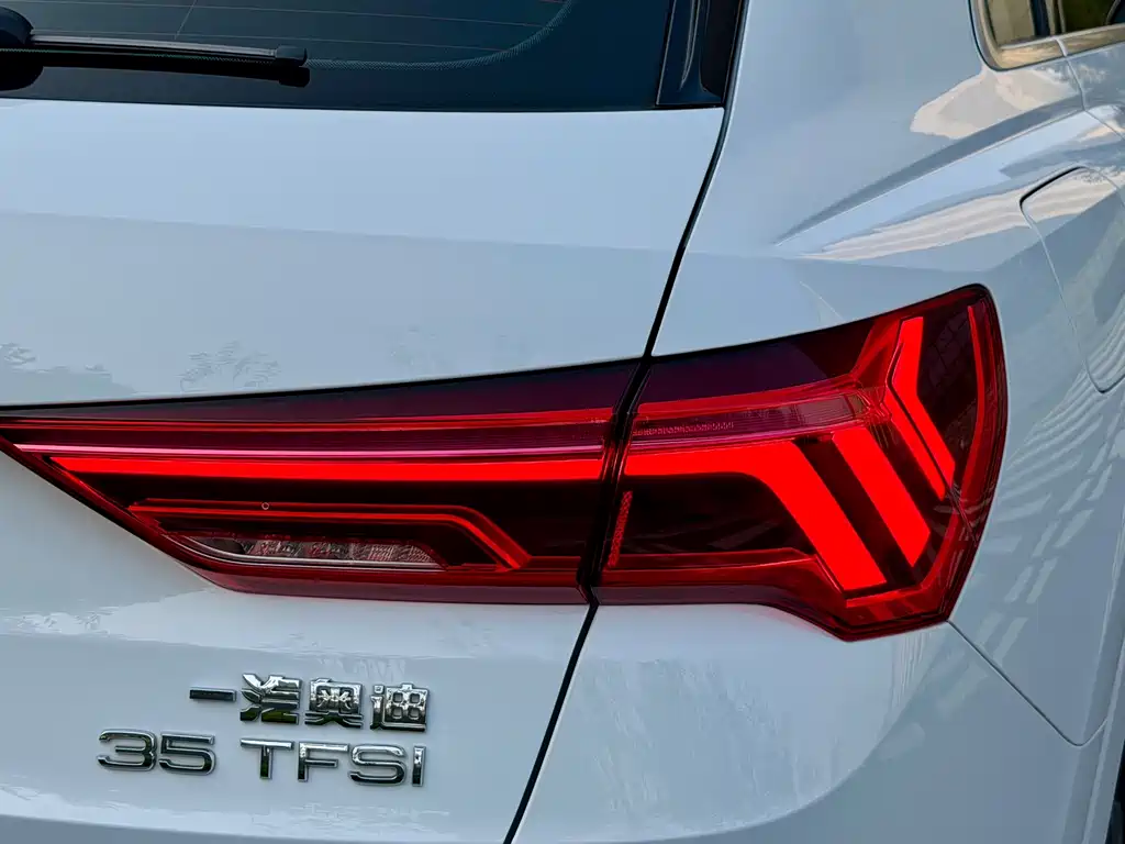 Audi Q3 — фото 8