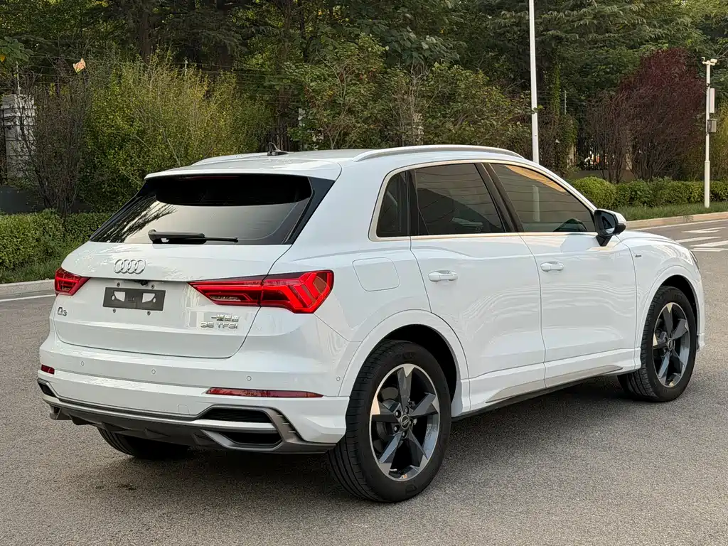 Audi Q3 — фото 9