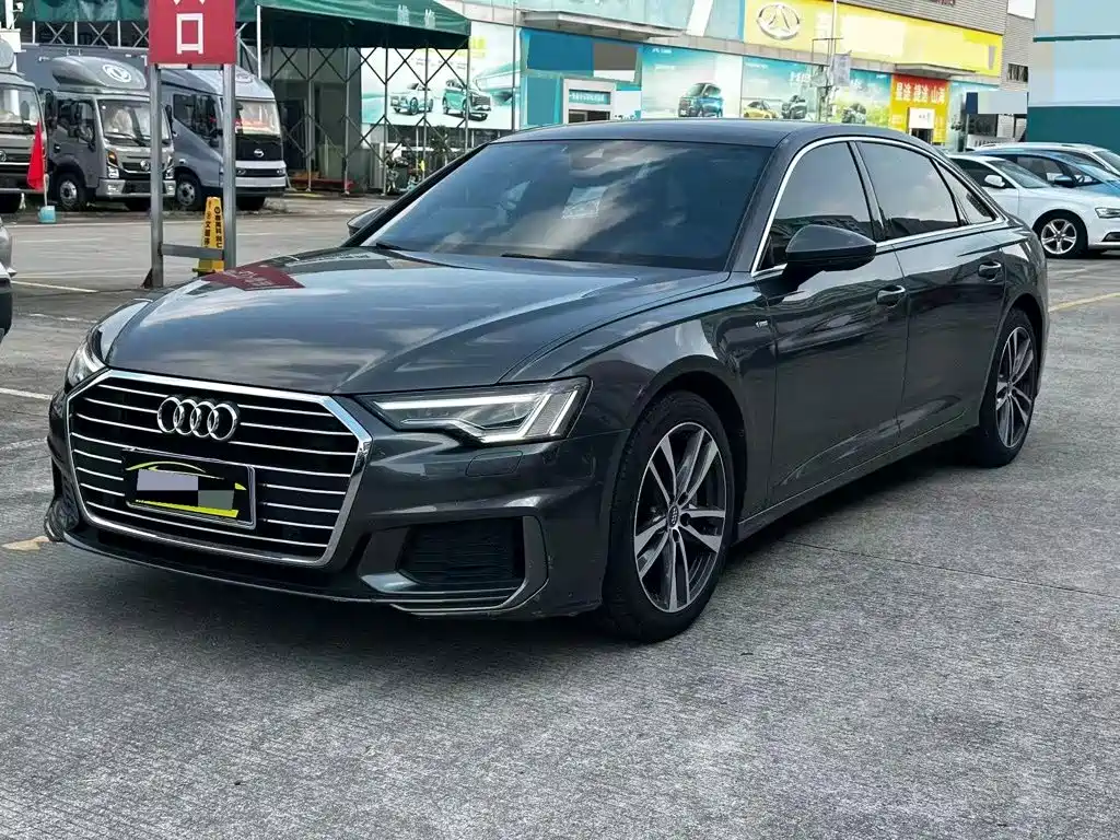 Audi A6L — фото 1