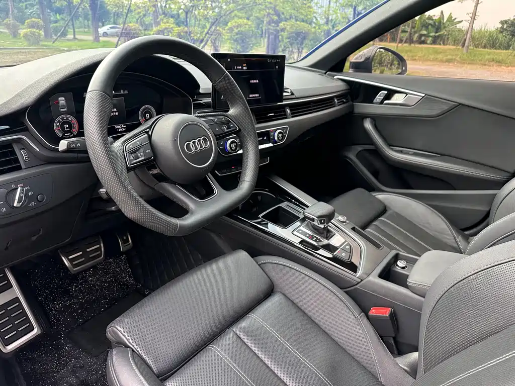 Audi A4L — фото 5