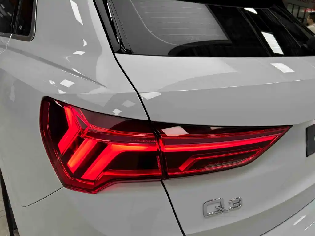Audi Q3 — фото 24