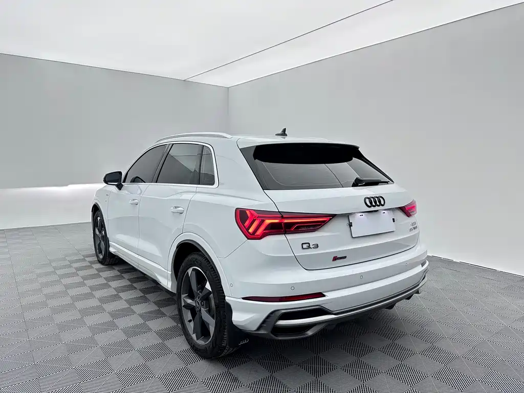 Audi Q3 — фото 4