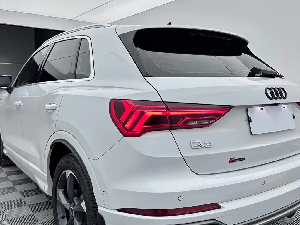 Audi Q3 — фото 9