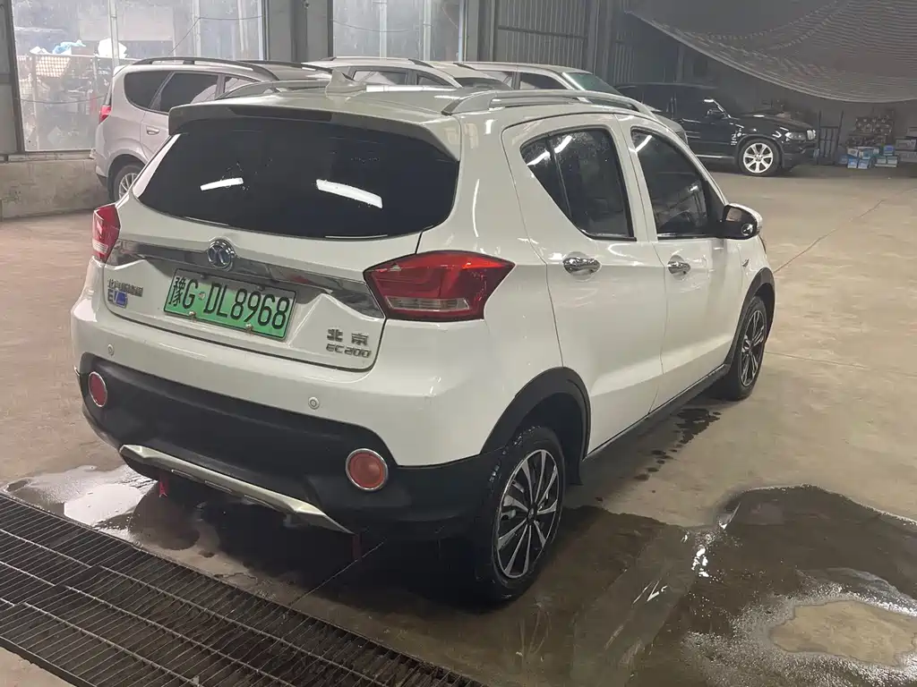 BAIC New Energy EC — фото 7