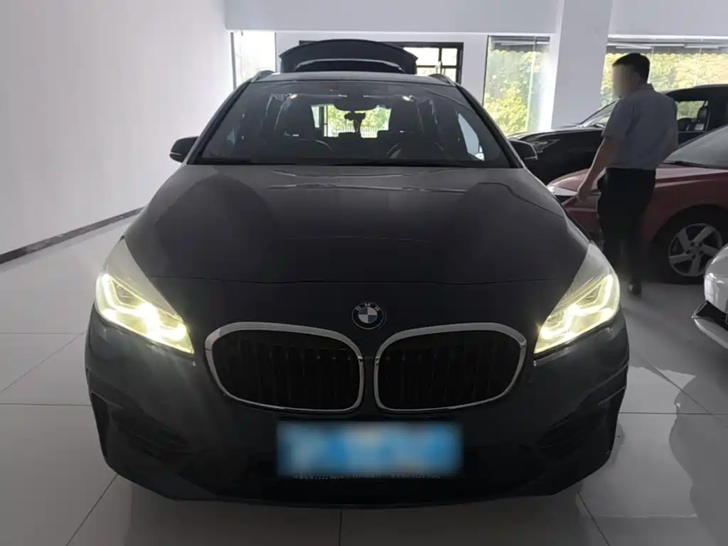 BMW 2 Series Active Tourer — фото 2
