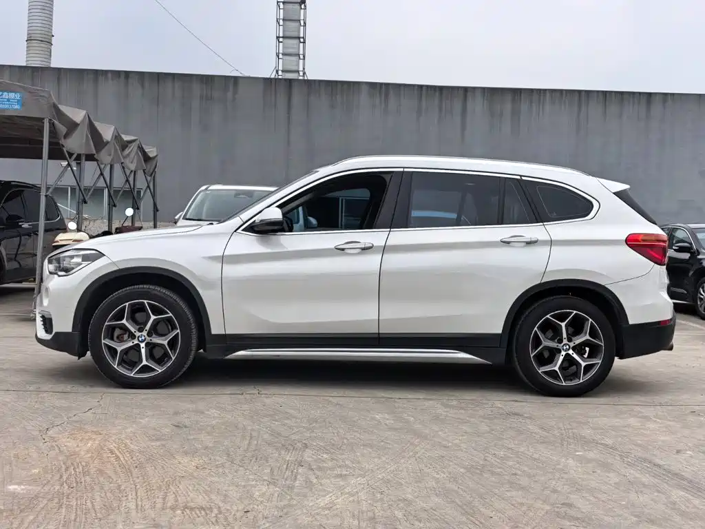 BMW X1 — фото 7