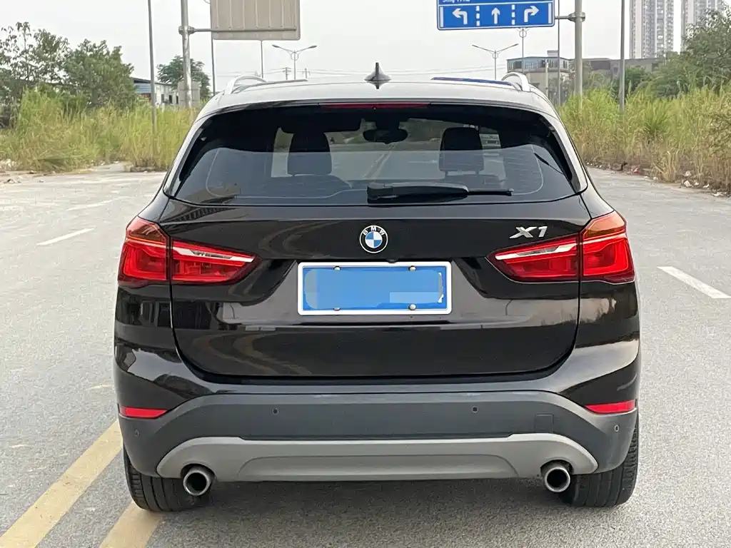 BMW X1 — фото 5