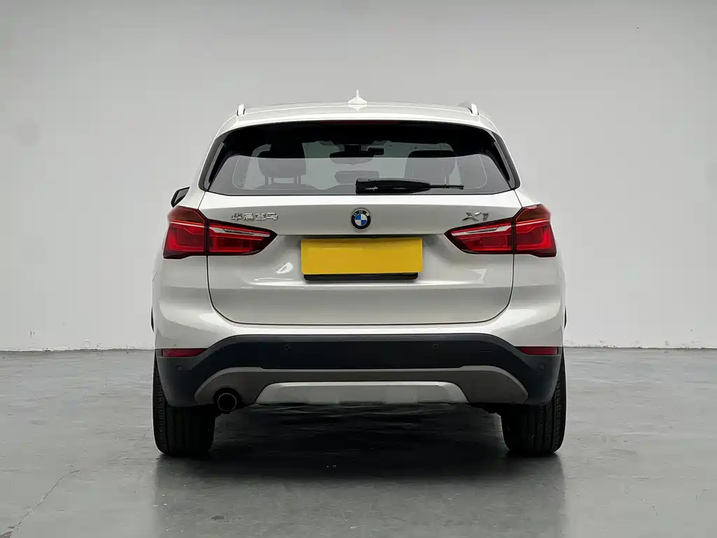 BMW X1 — фото 5