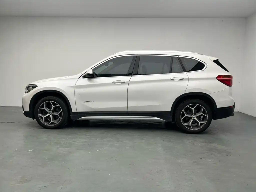 BMW X1 — фото 7