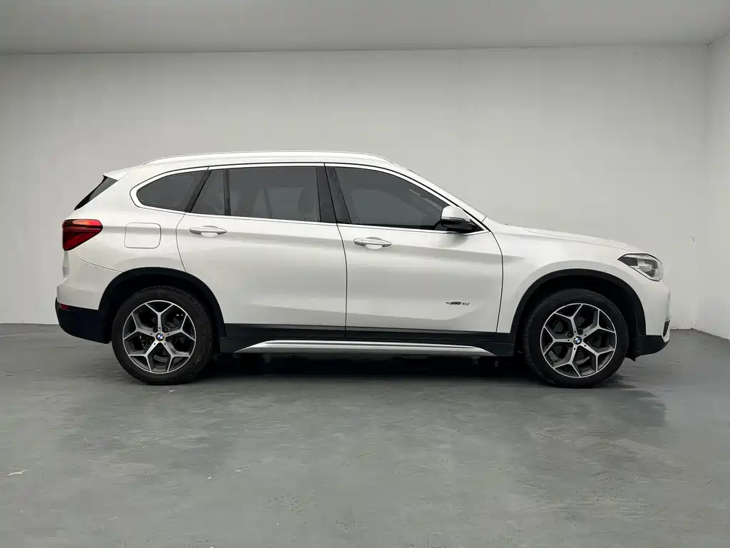 BMW X1 — фото 10
