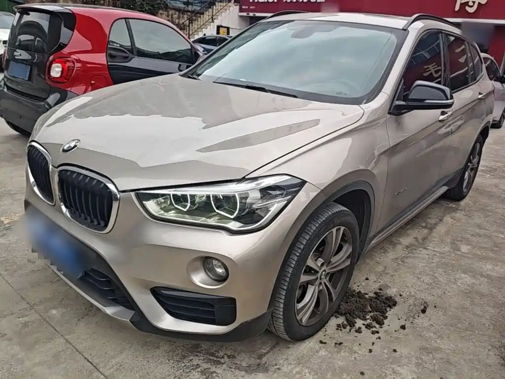 BMW X1 — фото 1