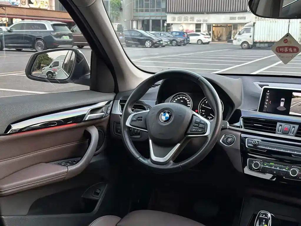 BMW X1 — фото 10