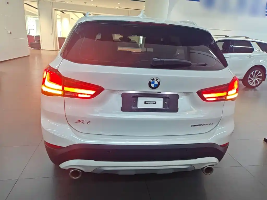 BMW X1 — фото 5