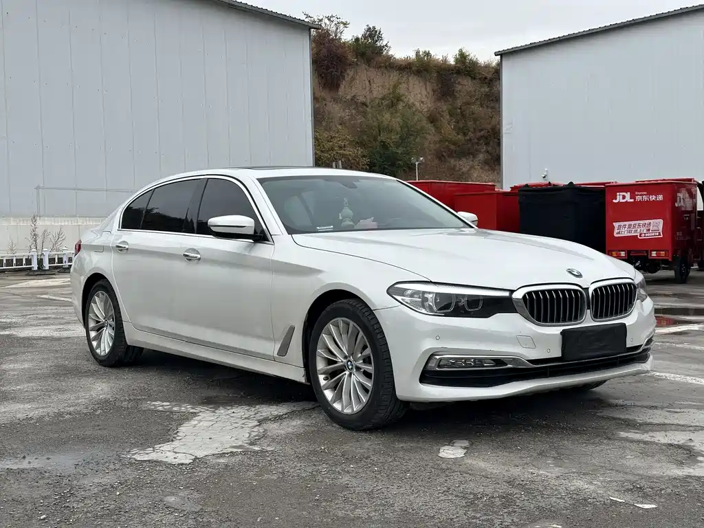 BMW 5 Series — фото 3