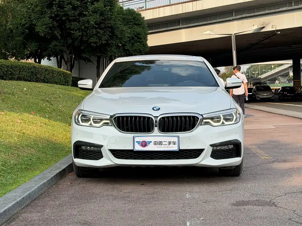 BMW 5 Series — фото 2