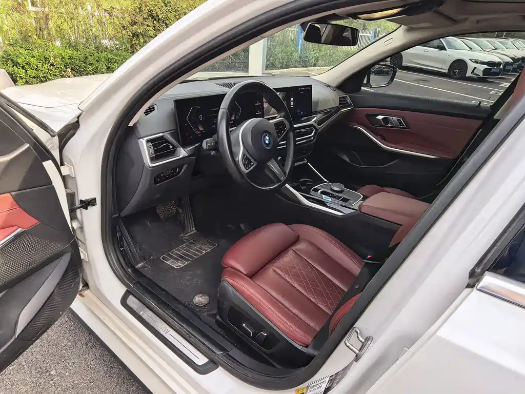 BMW i3 — фото 13