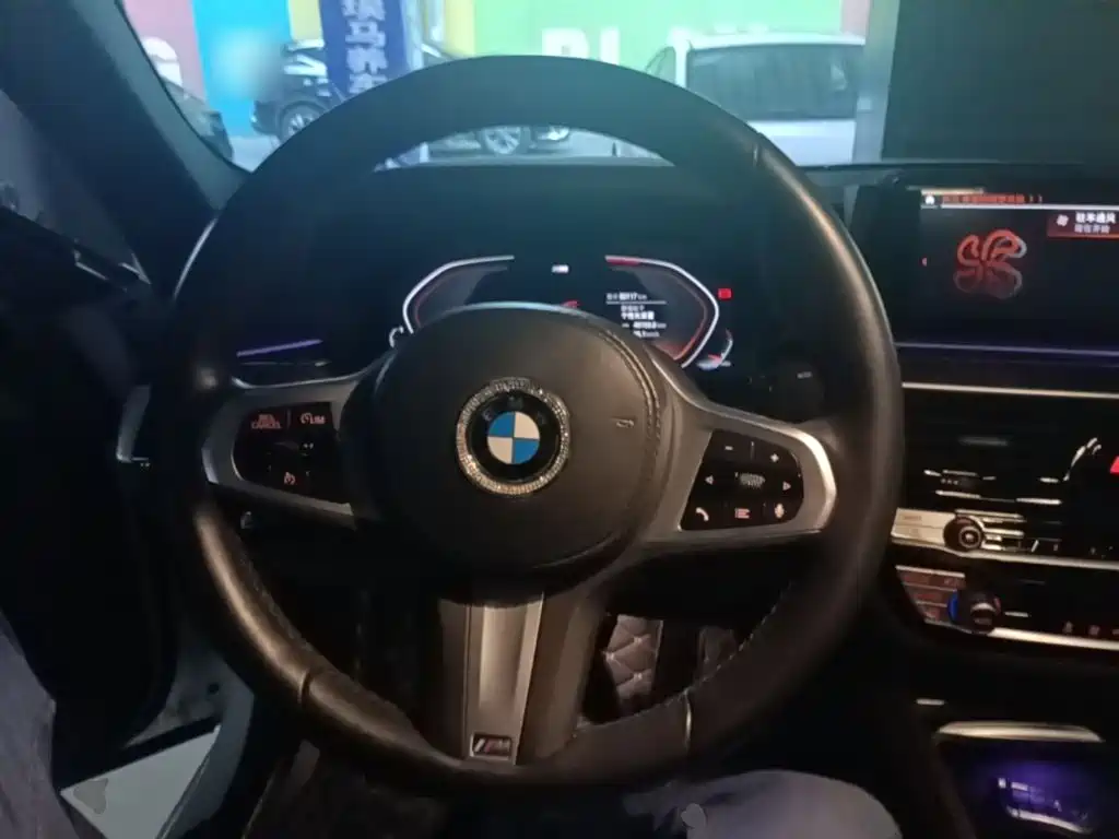 BMW 5 Series — фото 10