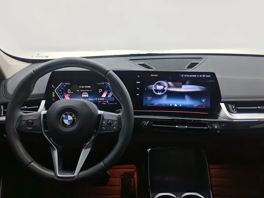 BMW X1 — фото 11