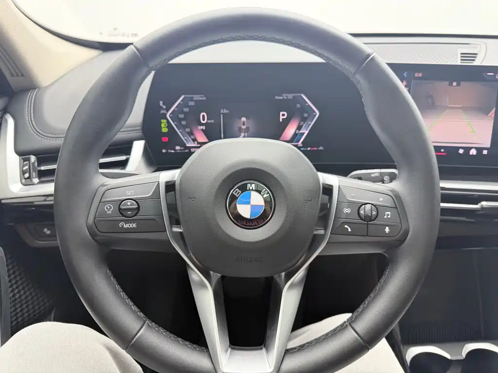 BMW X1 — фото 10