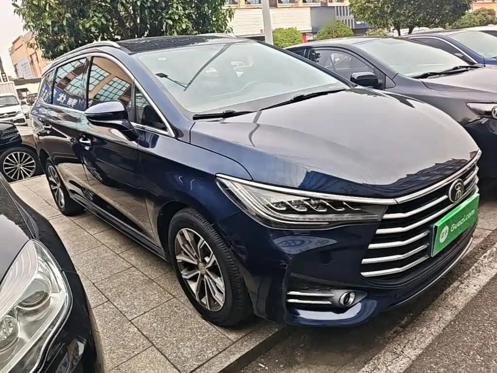 BYD MAX — фото 3