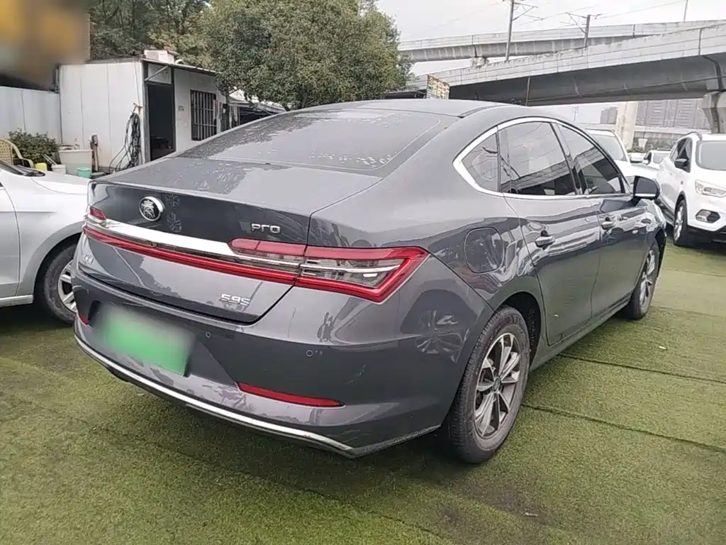 BYD Qin Pro NEV — фото 6