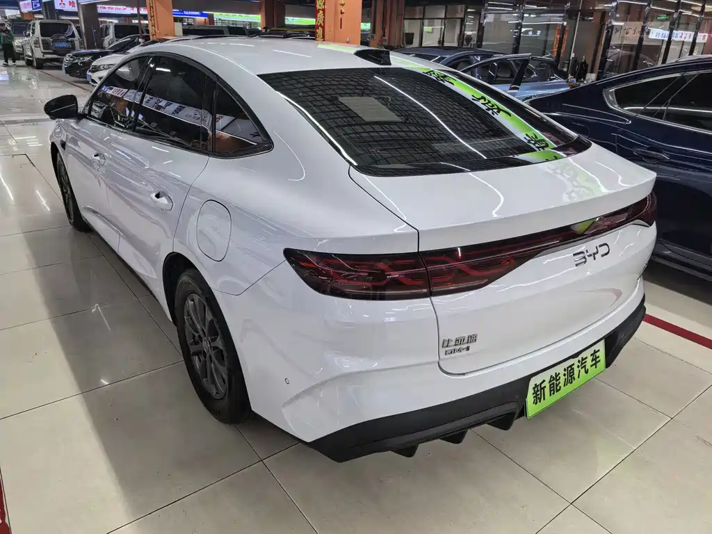BYD Qin L — фото 4