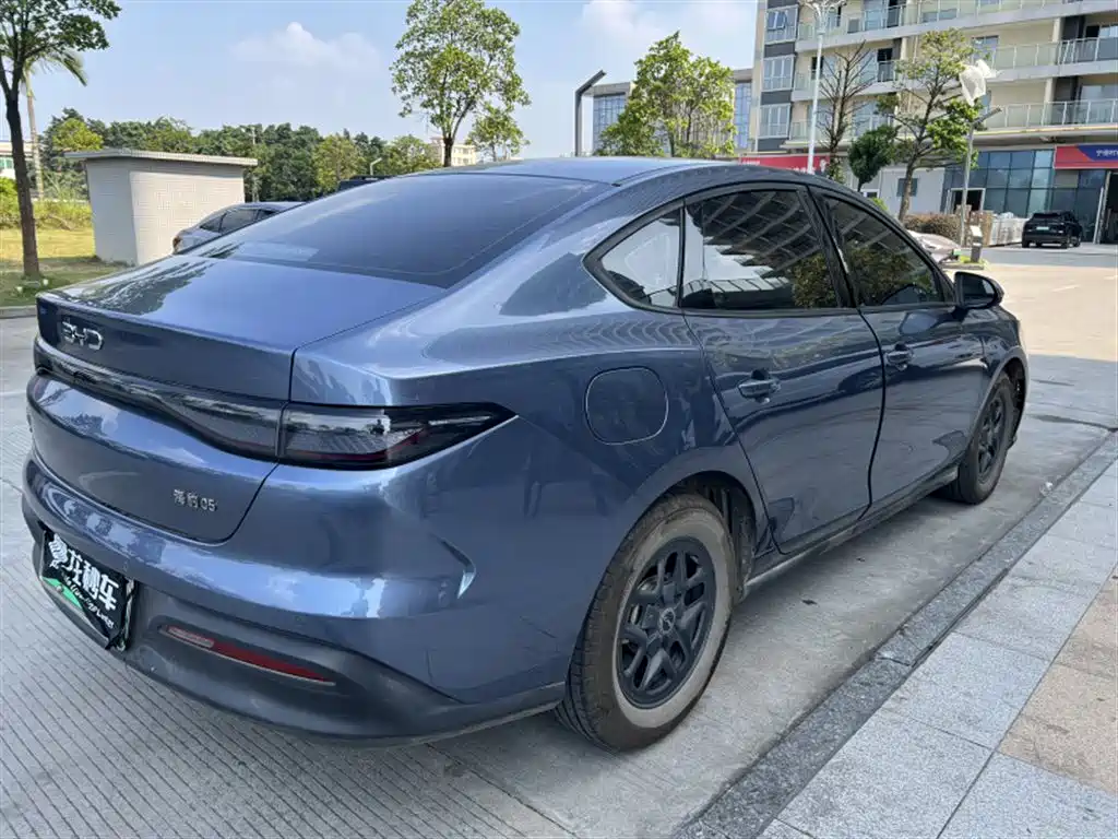 BYD Seal 05 DM-i — фото 9