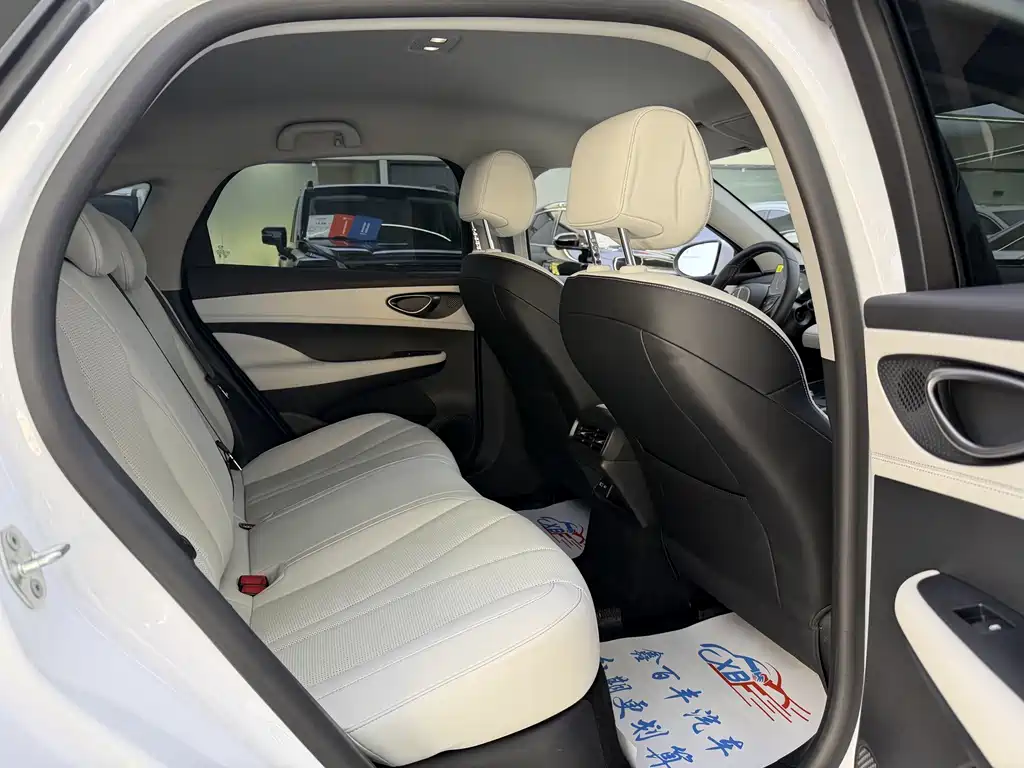 BYD Seal 05 DM-i — фото 7