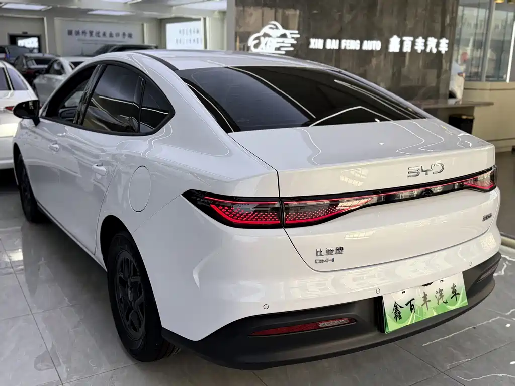 BYD Seal 05 DM-i — фото 8