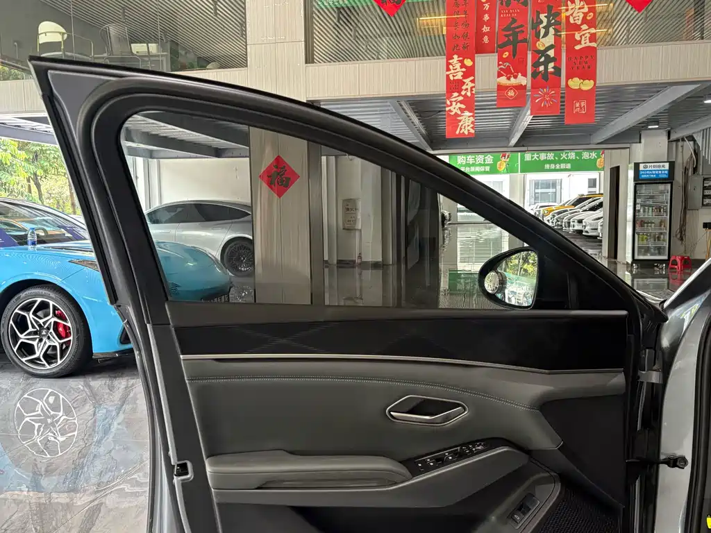 BYD Qin L — фото 17
