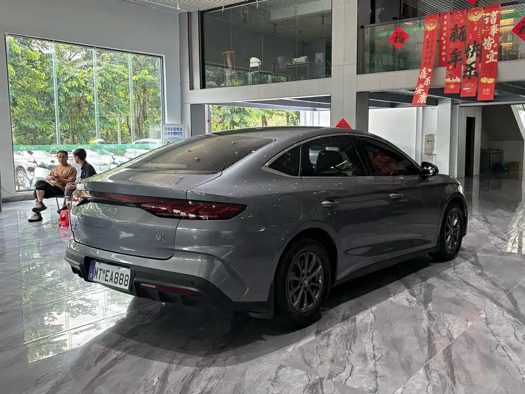 BYD Qin L — фото 31