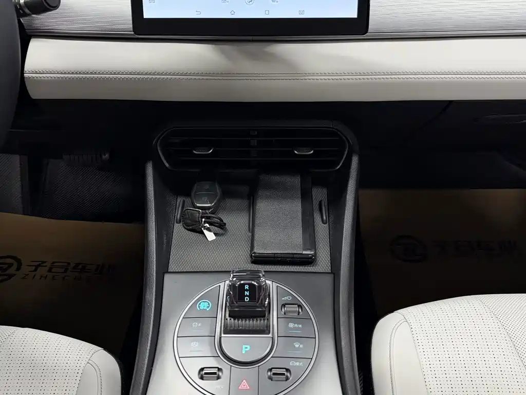 BYD Seal 05 DM-i — фото 14