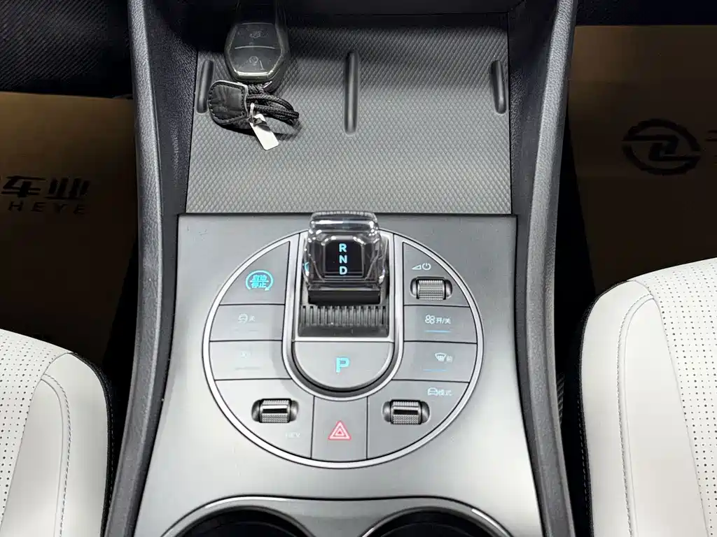 BYD Seal 05 DM-i — фото 15