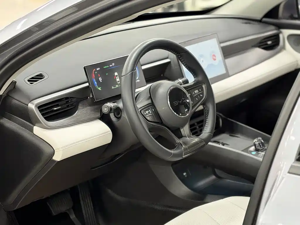 BYD Seal 05 DM-i — фото 18